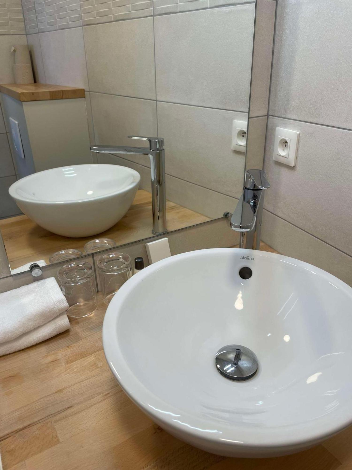Brit Hotel Kara Sainte Anne D'Auray Екстериор снимка